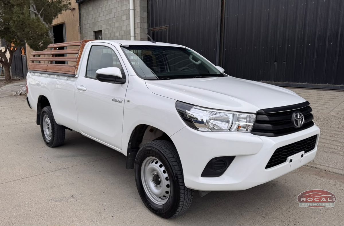 Toyota Hilux 4X4 CS DX 2.4 TDI usado en Comodoro Rivadavia