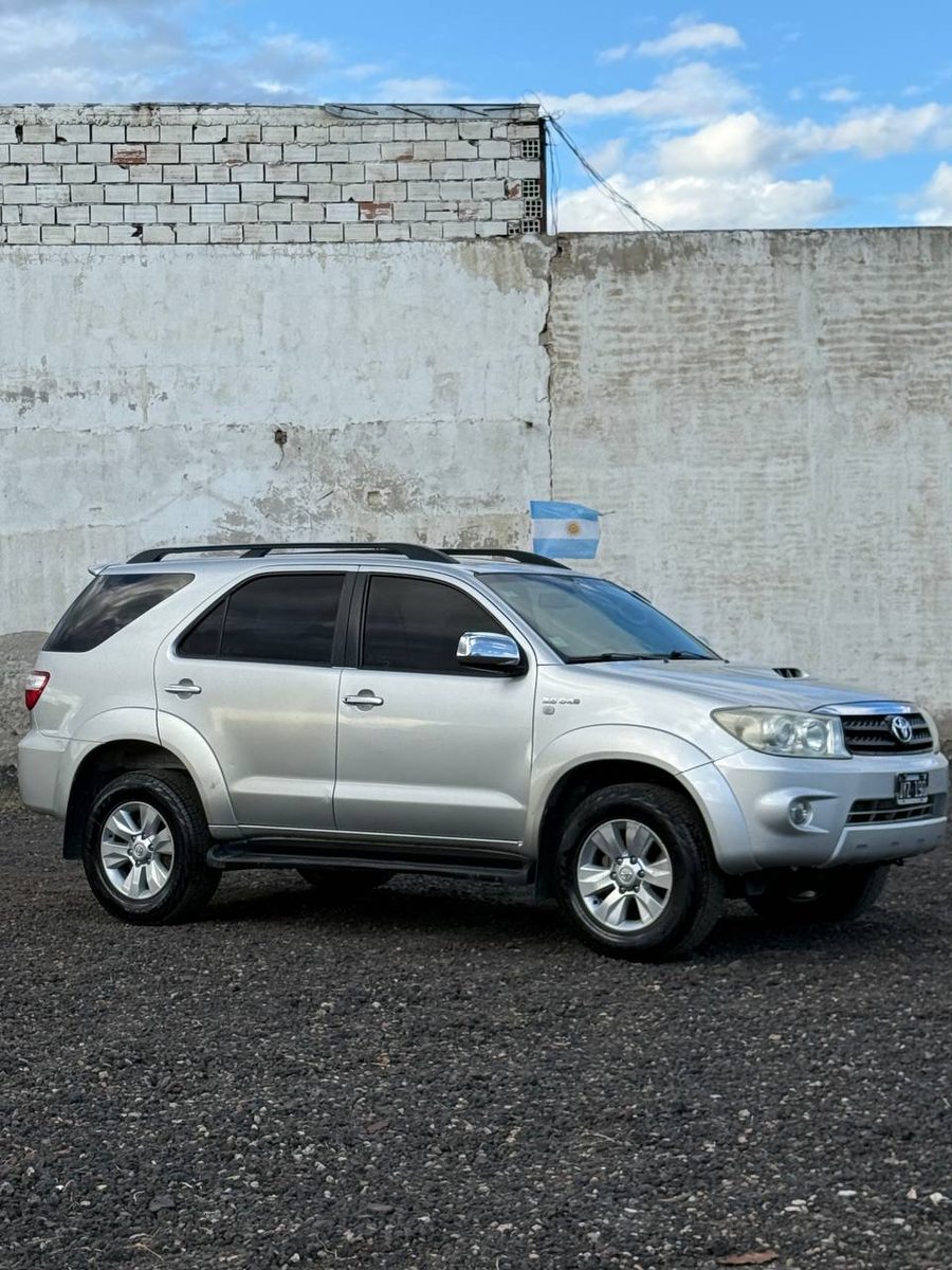 Toyota SW4 4X4 SRV 3.0 TDI usado en Comodoro Rivadavia