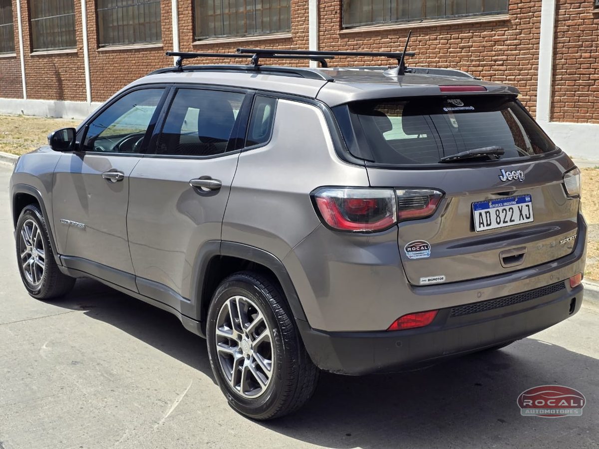 Jeep Compass Sport 2.4 MT6 FWD usado en Comodoro Rivadavia